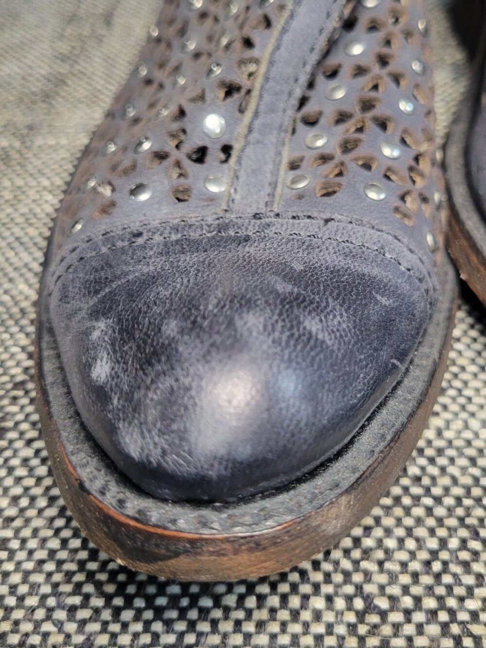 Independent Boot Company 6.5 Gray Leather Studded Cutout Ankle Boots - Picture 3 of 13